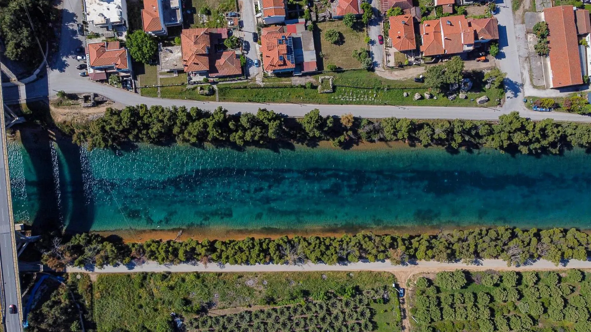 Daire The House Next To The Canal ! Nea Moudania