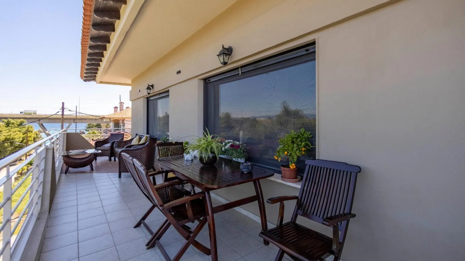 Daire The House Next To The Canal ! Nea Moudania