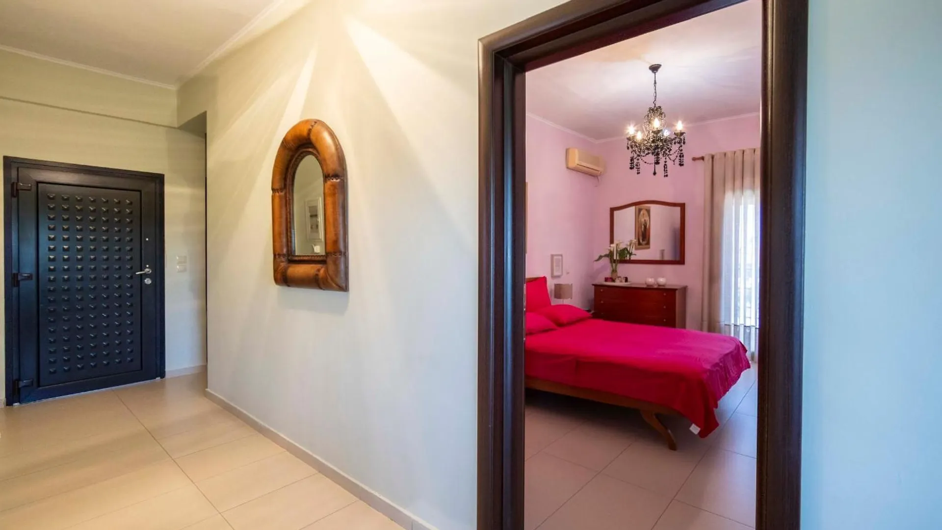 The House Next To The Canal ! Nea Moudania 0*,  Yunanistan